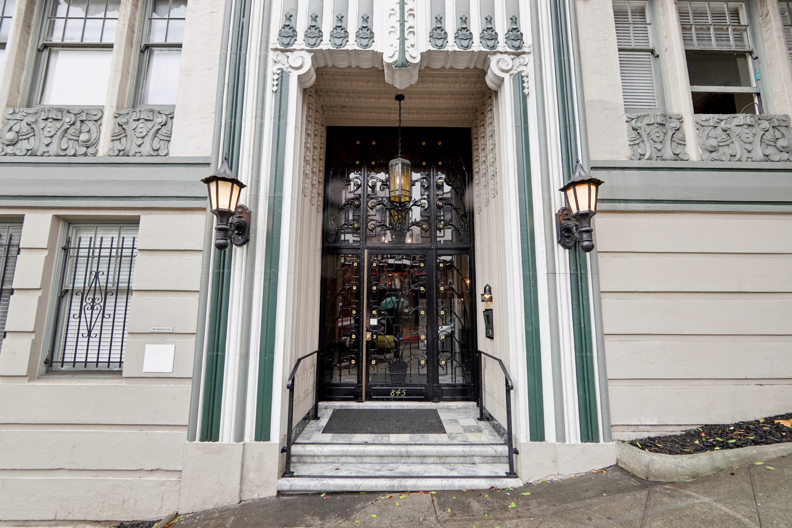 845 California Street photo 4
